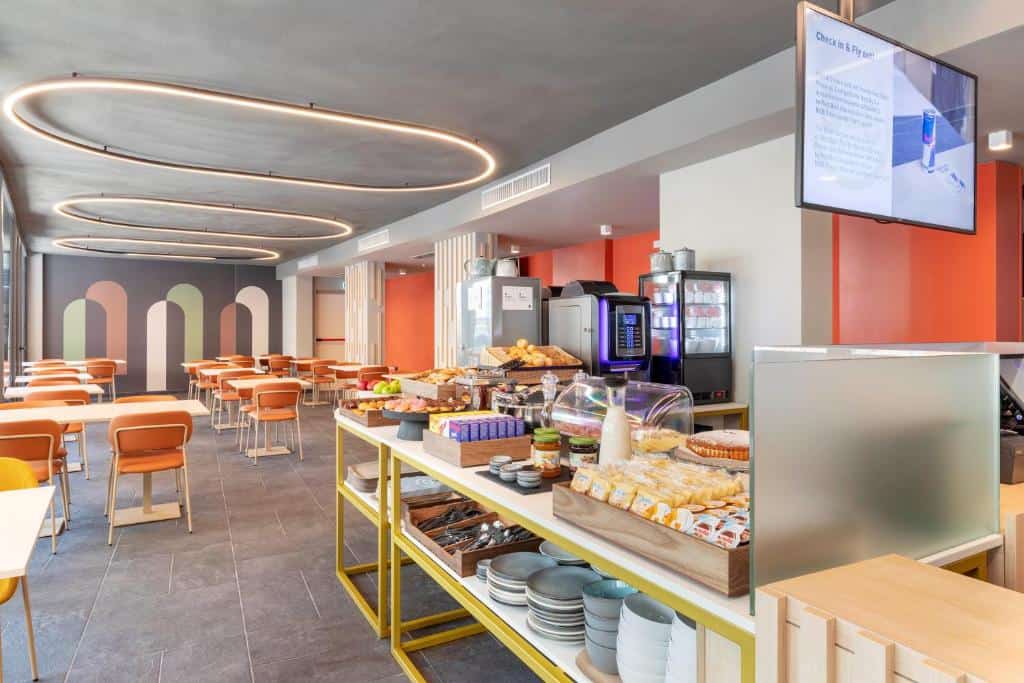 bnb hotel genes city center