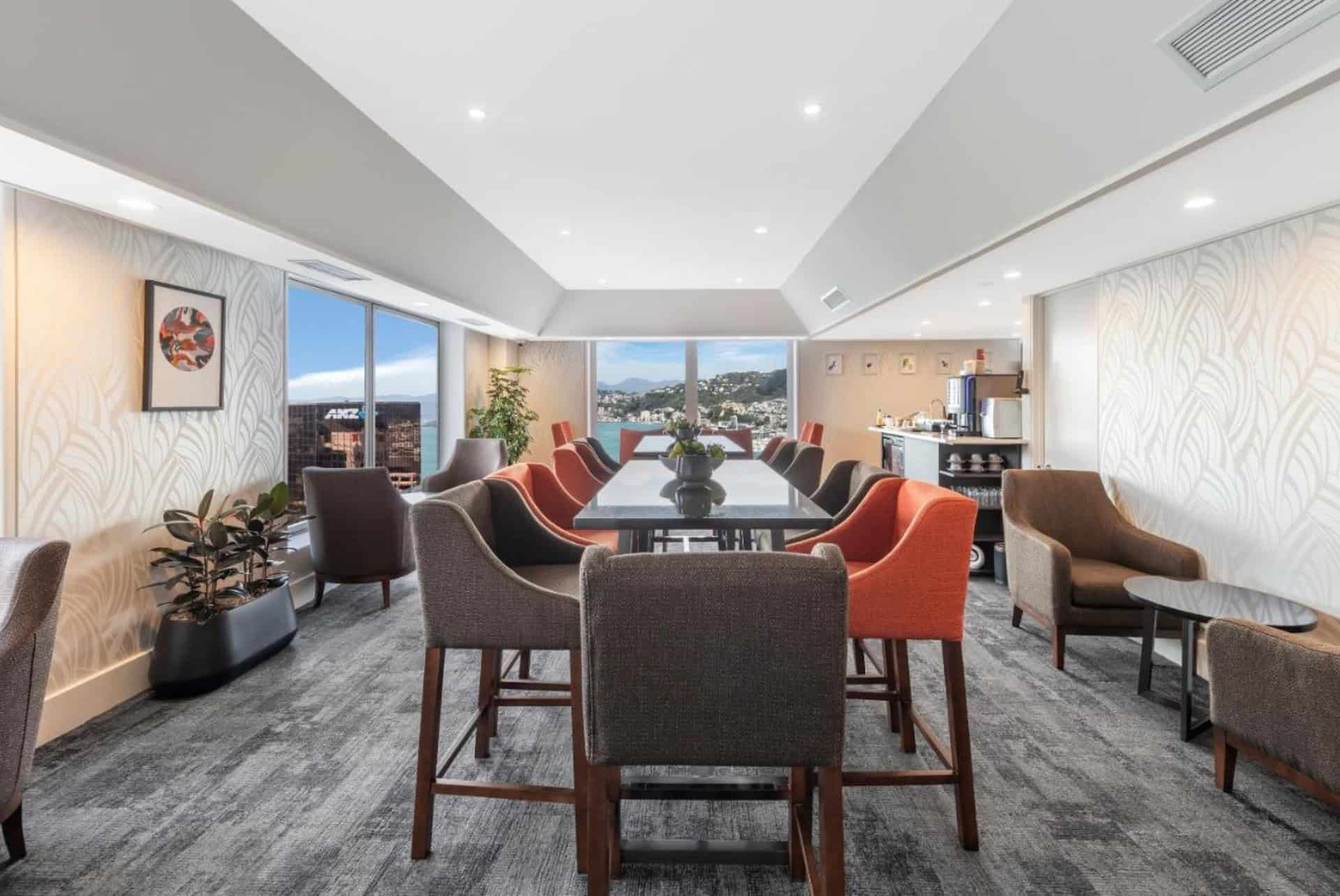 restaurant avec vue sur le port au james cook hotel grand chancellor