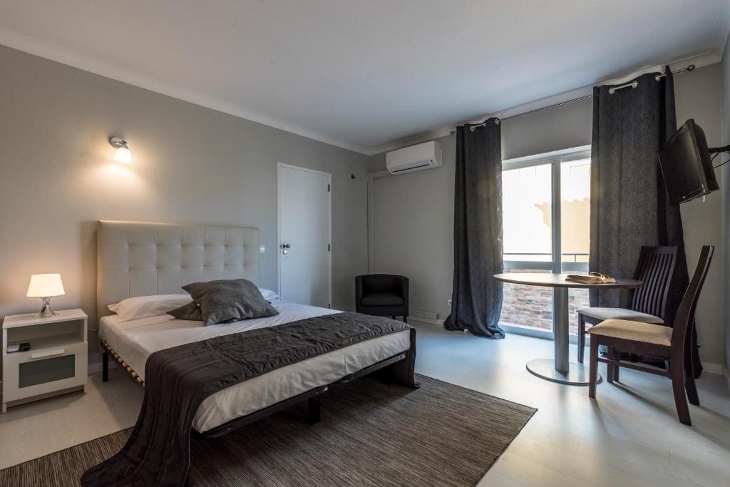 lagos village road trip algarve