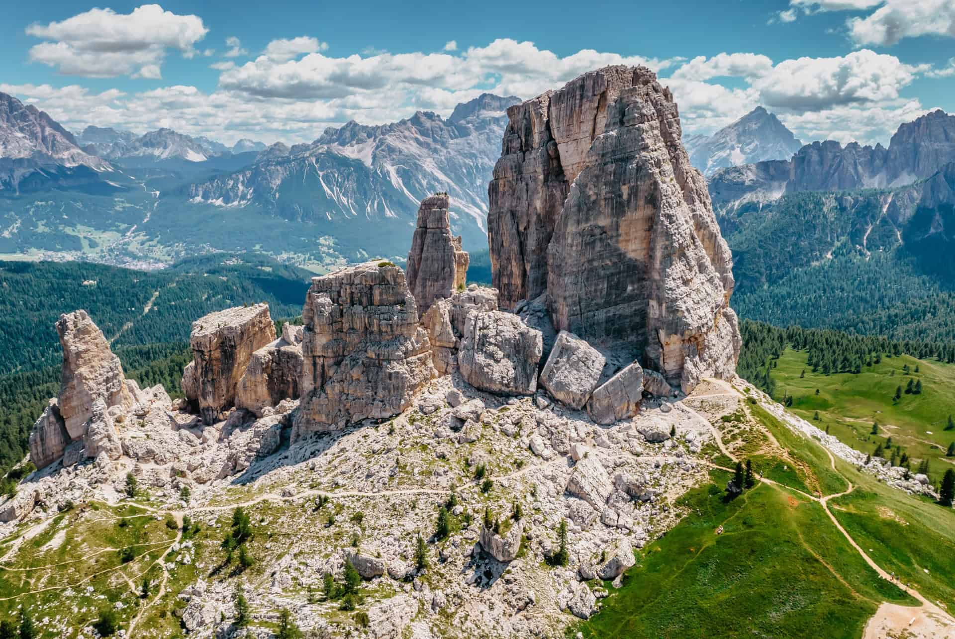 cinque torri road trip dolomites