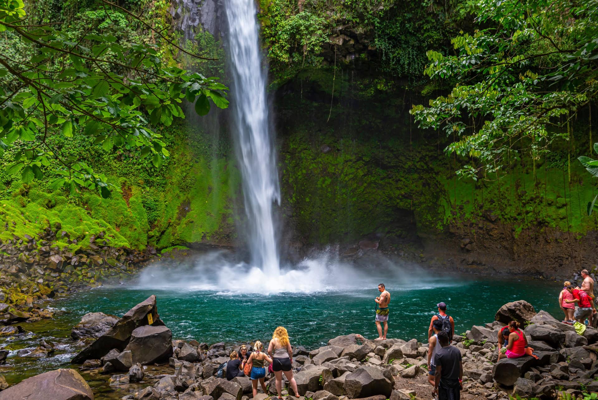 cascade la fortuna road trip au costa rica