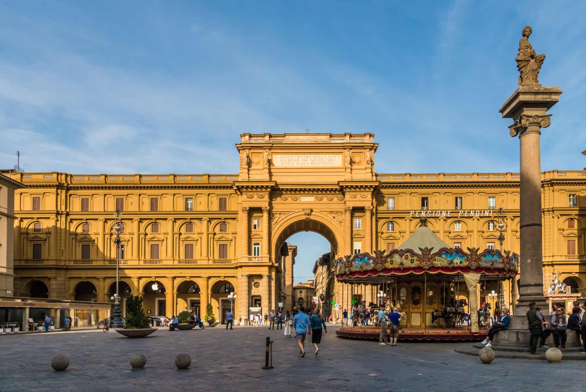 piazza della repubblica florence