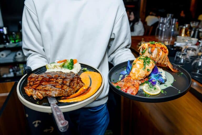 Dîner-croisière de la Saint-Sylvestre avec musique et open bar
